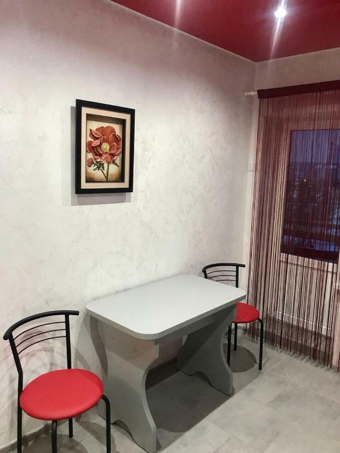 Апартаменти Економ İvano-Frankivsk Dış mekan fotoğraf