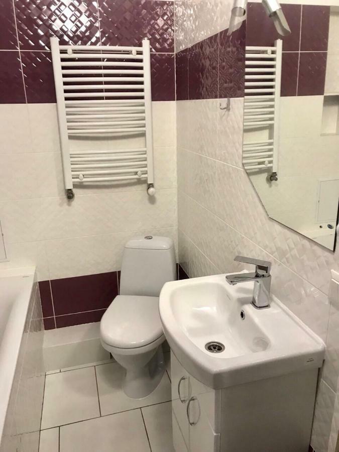 Апартаменти Економ İvano-Frankivsk Dış mekan fotoğraf